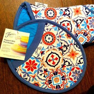 COPY - NEW Fiesta Tableware Company Kitchen Puppet Mitt & Pot Holder Set Of 2